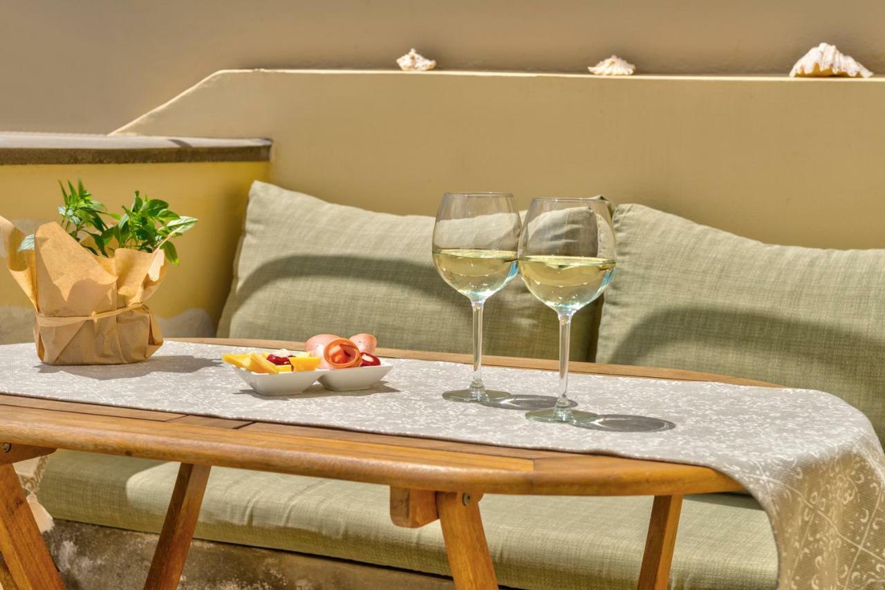 ארמופוליס Island Of Luxury Apartments מראה חיצוני תמונה